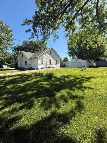 3601 Hull Avenue, Des Moines, IA 50317