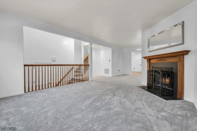 189 Kemper Ct, Independence Twp., NJ 07840