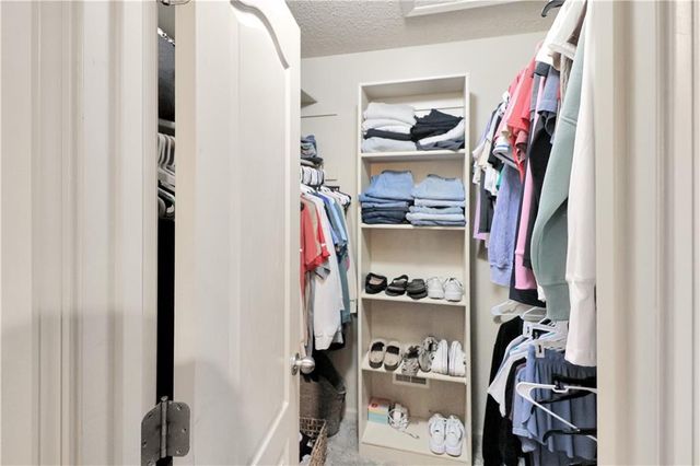 11512 E 207th Street, Peculiar, MO 64078