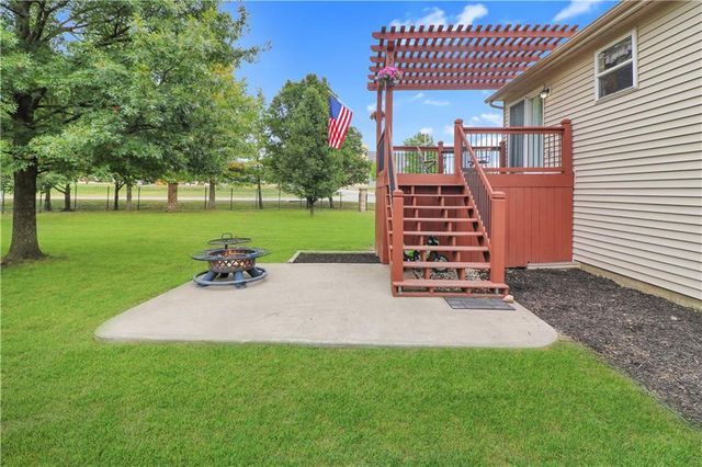 11512 E 207th Street, Peculiar, MO 64078