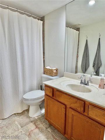 6910 Carriage Hill Drive 103, Brecksville, OH 44141
