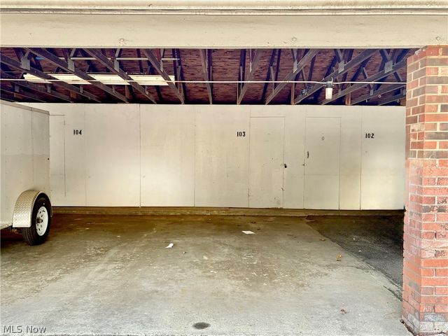 6910 Carriage Hill Drive 103, Brecksville, OH 44141