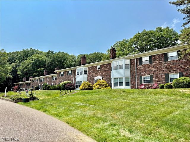 6910 Carriage Hill Drive 103, Brecksville, OH 44141