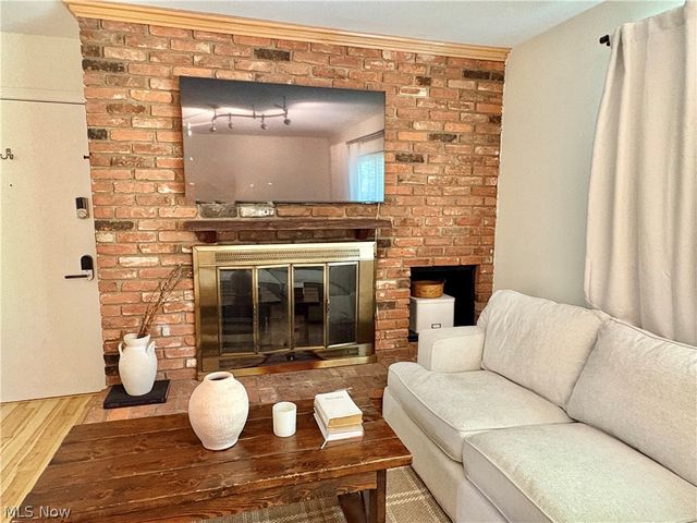 6910 Carriage Hill Drive 103, Brecksville, OH 44141