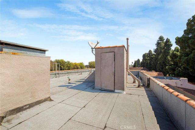 4261 Leimert Boulevard, Los Angeles, CA 90008
