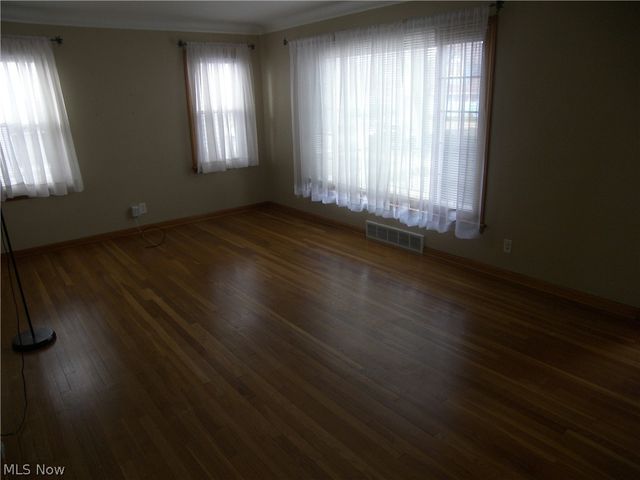 19070 Meredith Avenue, Euclid, OH 44119