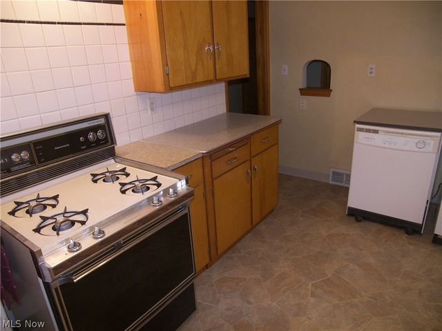 19070 Meredith Avenue, Euclid, OH 44119