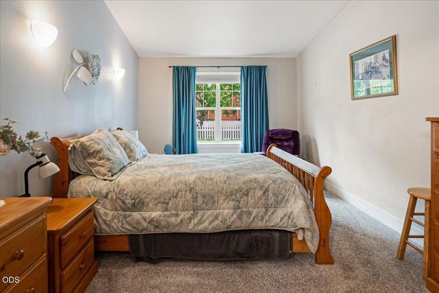2415 NW 13th Street, Redmond, OR 97756