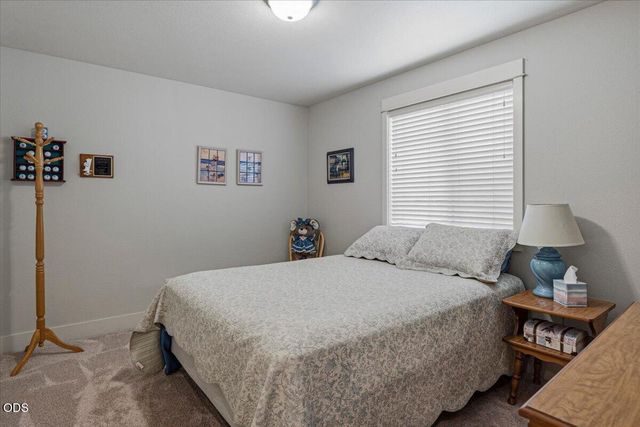 2415 NW 13th Street, Redmond, OR 97756