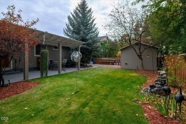 2415 NW 13th Street, Redmond, OR 97756