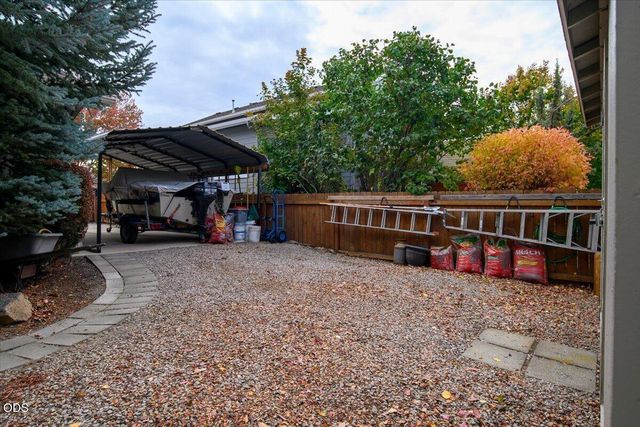 2415 NW 13th Street, Redmond, OR 97756