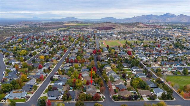 2415 NW 13th Street, Redmond, OR 97756
