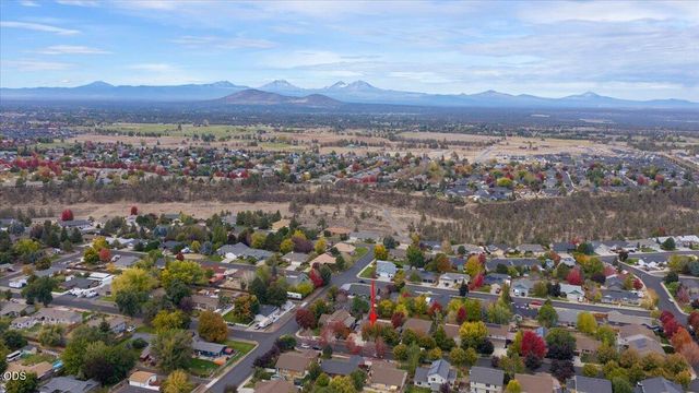 2415 NW 13th Street, Redmond, OR 97756