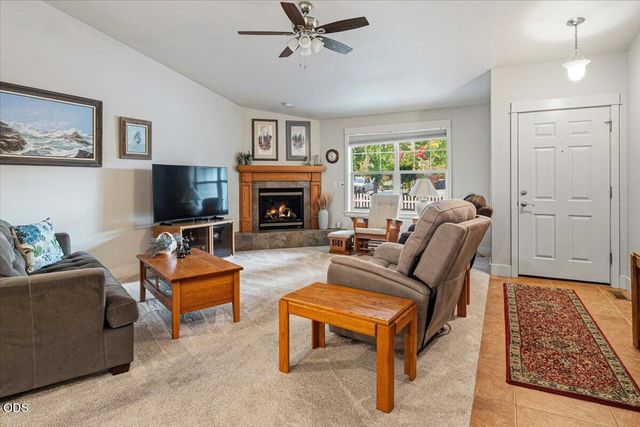 2415 NW 13th Street, Redmond, OR 97756