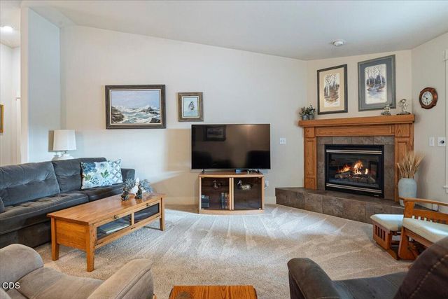 2415 NW 13th Street, Redmond, OR 97756