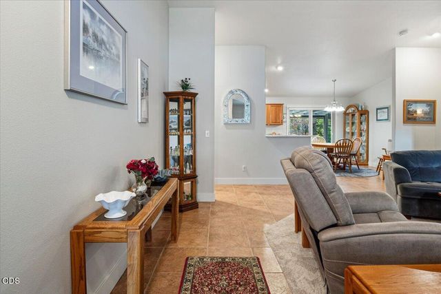 2415 NW 13th Street, Redmond, OR 97756