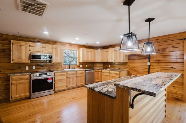 1010 Ashley Lane, Pea Ridge, AR 72751