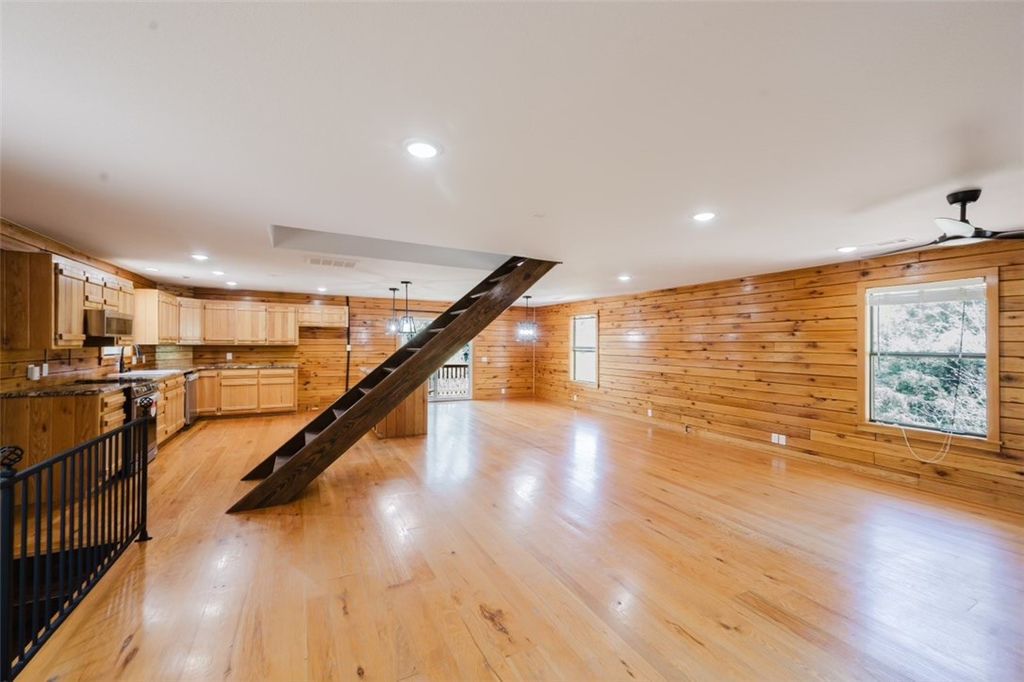 1010 Ashley Lane, Pea Ridge, AR 72751