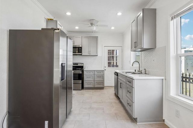871 37th Street, Emeryville, CA 94608
