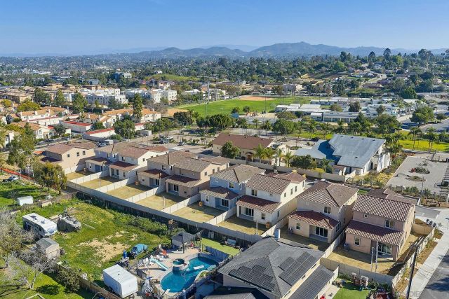 793 Michael Ct, Vista, CA 92081