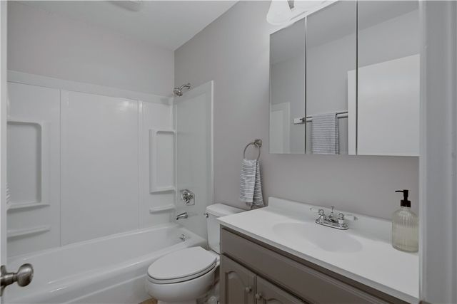 117 Canonchet Drive, Portsmouth, RI 02871