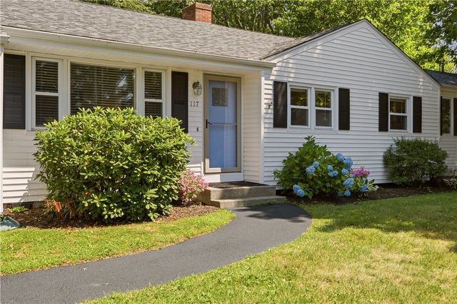 117 Canonchet Drive, Portsmouth, RI 02871