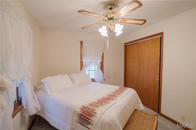 10441 Ewell Drive, St Louis, MO 63137