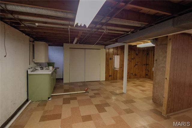 10441 Ewell Drive, St Louis, MO 63137
