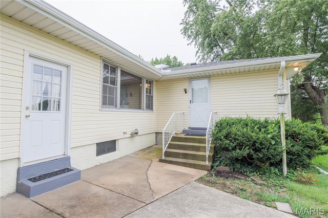 10441 Ewell Drive, St Louis, MO 63137