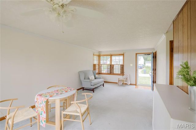 10441 Ewell Drive, St Louis, MO 63137