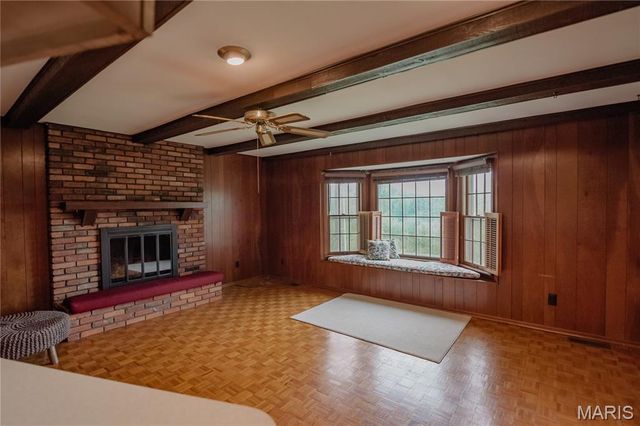 10441 Ewell Drive, St Louis, MO 63137