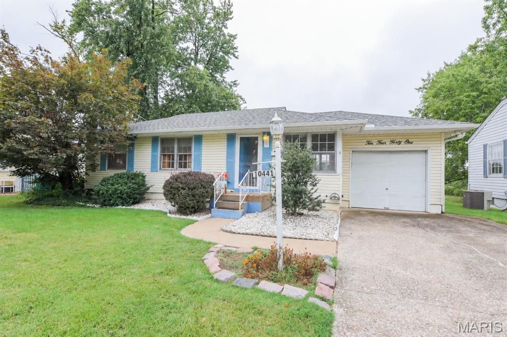 10441 Ewell Drive, St Louis, MO 63137