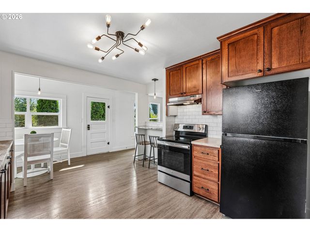 354 Ne 4TH Ave, Canby, OR 97013