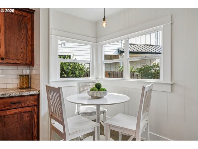 354 Ne 4TH Ave, Canby, OR 97013