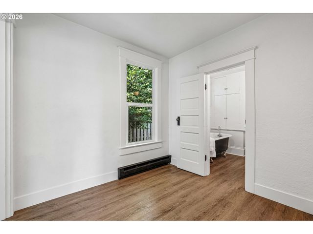 354 Ne 4TH Ave, Canby, OR 97013