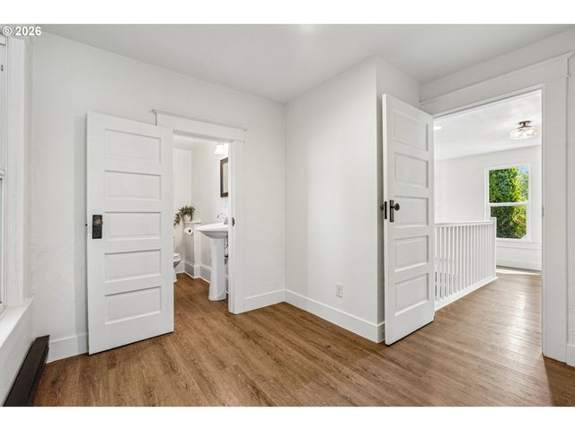 354 Ne 4TH Ave, Canby, OR 97013