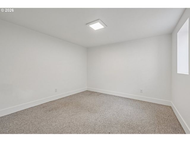 354 Ne 4TH Ave, Canby, OR 97013