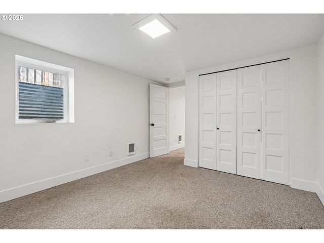 354 Ne 4TH Ave, Canby, OR 97013