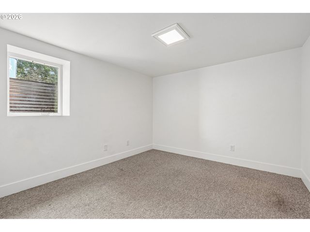 354 Ne 4TH Ave, Canby, OR 97013