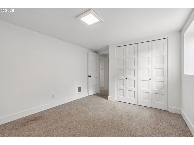 354 Ne 4TH Ave, Canby, OR 97013