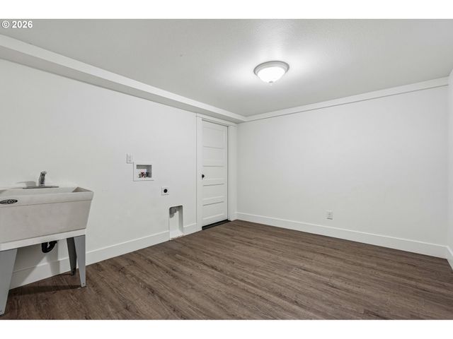 354 Ne 4TH Ave, Canby, OR 97013