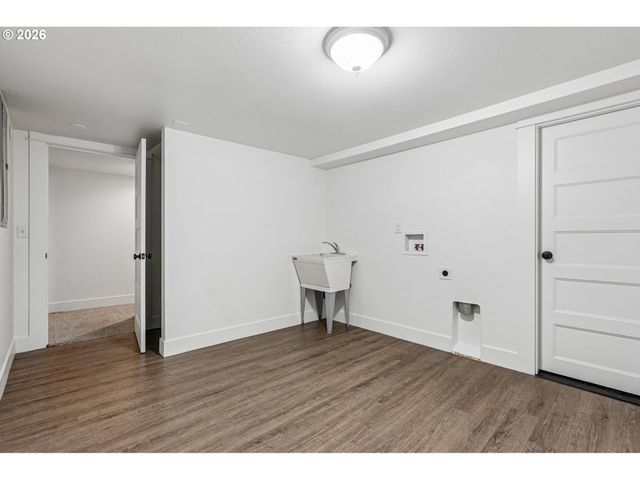 354 Ne 4TH Ave, Canby, OR 97013