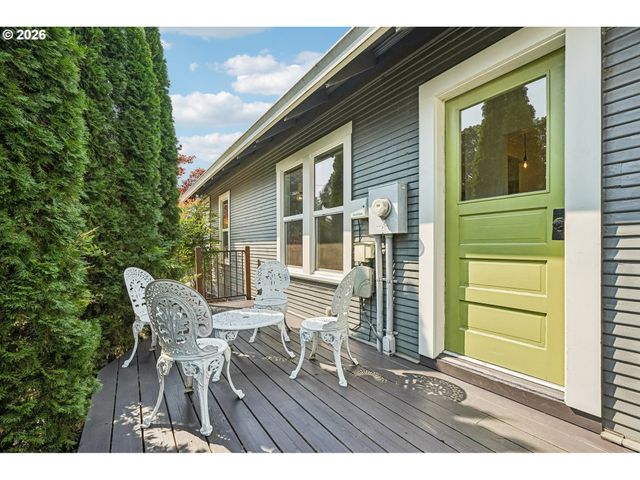 354 Ne 4TH Ave, Canby, OR 97013