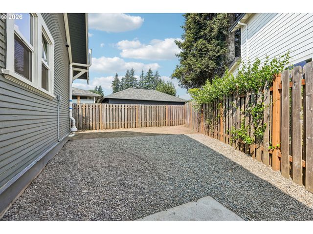 354 Ne 4TH Ave, Canby, OR 97013