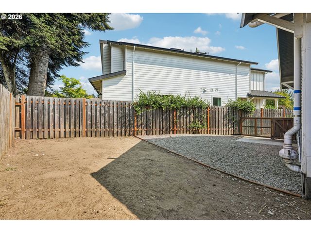 354 Ne 4TH Ave, Canby, OR 97013