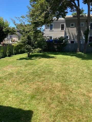 39 Grafton Street, Newport, RI 02840