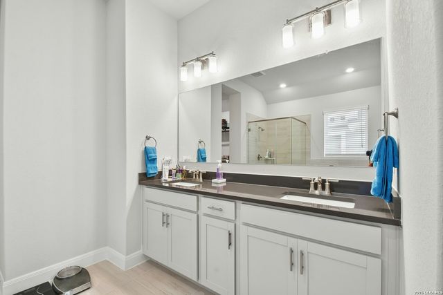 12125 Vine Blossom, Schertz, TX 78154