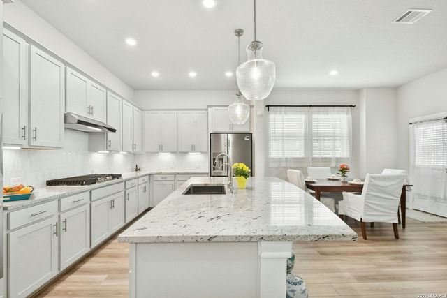 12125 Vine Blossom, Schertz, TX 78154