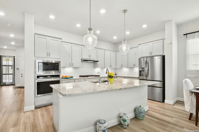 12125 Vine Blossom, Schertz, TX 78154