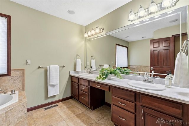 1778 Ash Meadow Court, Beavercreek, OH 45385